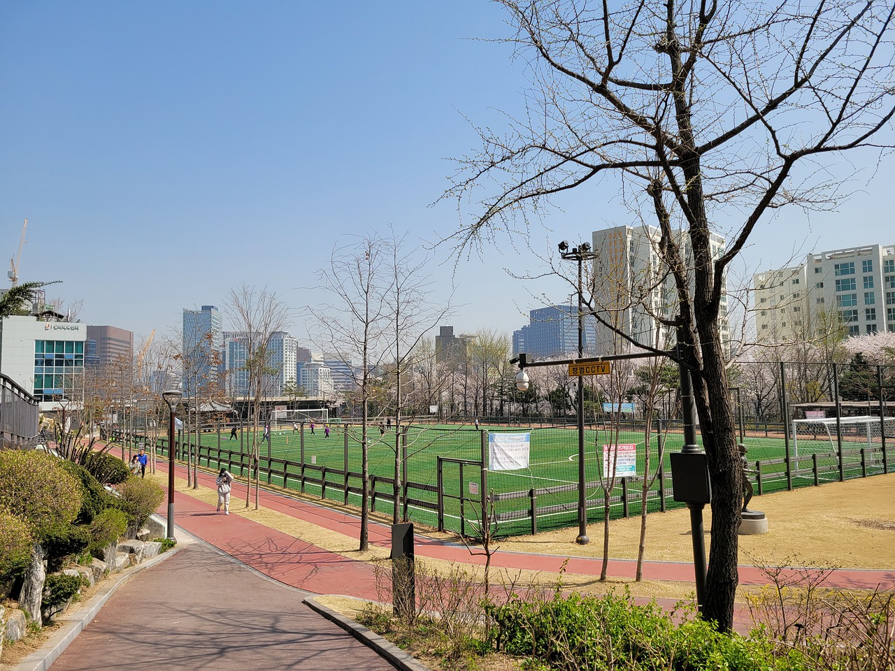 确保公平竞 确保公平竞